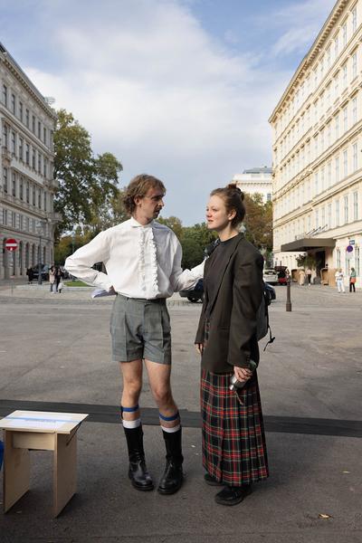 Akademie der Bildenden Künste Wien / Schillerplatz: Platz nehmen #1 "Schiller Killer – Töte Goethe" (12.10.2023) Foto: eSeL.at - Lorenz Seidler Foto: eSeL Lorenz Seidler