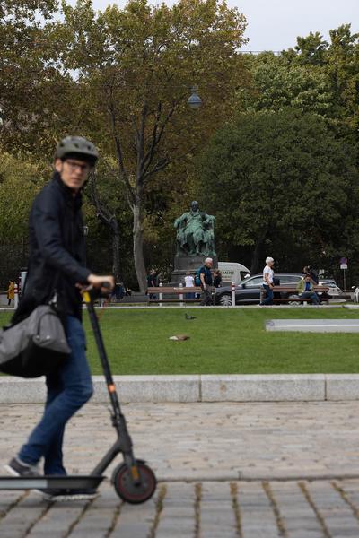 Akademie der Bildenden Künste Wien / Schillerplatz: Platz nehmen #1 "Schiller Killer – Töte Goethe" (12.10.2023) Foto: eSeL.at - Lorenz Seidler Foto: eSeL Lorenz Seidler