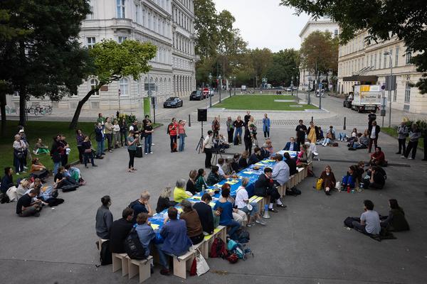 Akademie der Bildenden Künste Wien / Schillerplatz: Platz nehmen #1 "Schiller Killer – Töte Goethe" (12.10.2023) Foto: eSeL.at - Lorenz Seidler Foto: eSeL Lorenz Seidler