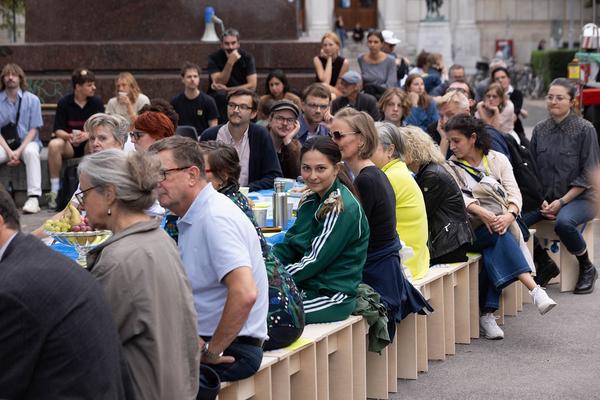 Akademie der Bildenden Künste Wien / Schillerplatz: Platz nehmen #1 "Schiller Killer – Töte Goethe" (12.10.2023) Foto: eSeL.at - Lorenz Seidler Foto: eSeL Lorenz Seidler