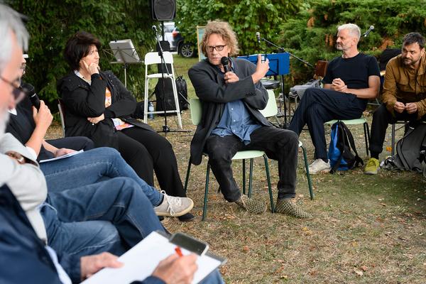 Kunst im öffentlichen Raum Niederösterreich: 10 Jahre Jury Weikendorf / Robert Gabris & Theodor Moise "Malbuch" (30.9.2023) Foto: Joanna Pianka Foto: Joanna Pianka