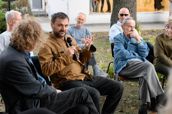 Kunst im öffentlichen Raum Niederösterreich: 10 Jahre Jury Weikendorf / Robert Gabris & Theodor Moise "Malbuch" (30.9.2023) Foto: Joanna Pianka Foto: Joanna Pianka