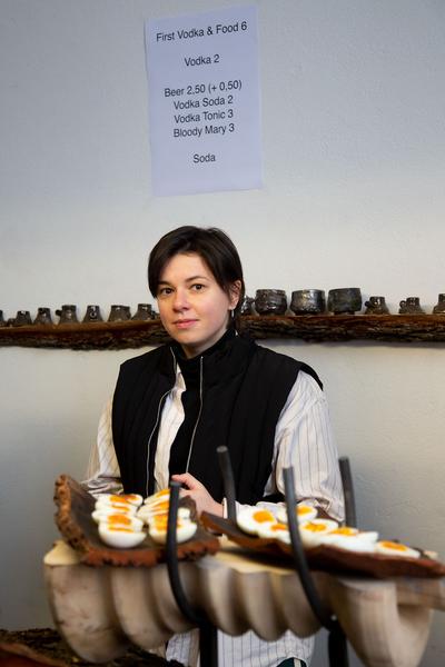 A...kademie: Rundgang 2023: Vodka Brunch (Kurzbauergasse, 22.1.2023) Foto: eSeL.at - Anastasiia Yakovenko Foto: esel@ eSeL.at - Anastasiia Yakov