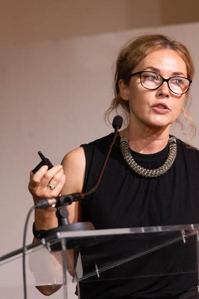 MuseumsQuartier Wien / BMEIA: Keynote Franziska Nori (Frankfurter Kunstverein) @ Salon Zukunftskultur "Die Kunst der Regeneration" (Arena 21, 5.9.2023) Foto: eSeL.at - Lorenz Seidler Foto: eSeL Lorenz Seidler