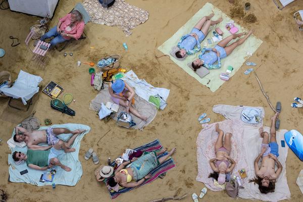 Wiener Festwochen: SUN & SEA - Rugilė Barzdžiukaitė, Vaiva Grainytė, Lina Lapelytė (Atelierhaus / Semperdepot, 19.5. - 23.5.2023) Foto: eSeL.at - Lorenz Seidler Foto: eSeL Lorenz Seidler