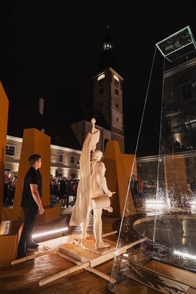 Tangente St. Pölten / Domplatz: Christian Philipp Müller "Ein Bad für Florian" - Festakt (30.9.2023) Foto: eSeL.at - Robert Puteanu Foto: eSeL.at - Robert Puteanu