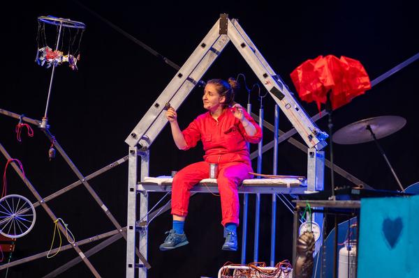 theater.nuu – Performance für junge Menschen: „SCHROTT“ (Mortarapark, 05.08.2023) Foto: eSeL.at - Christian Tietge