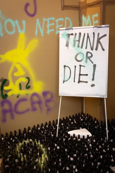 IFK: Thomas Hirschhorn "DA-NACH" (14.10.2023 - 19.1.2024) Foto: eSeL.at - Lorenz Seidler Foto: eSeL Lorenz Seidler