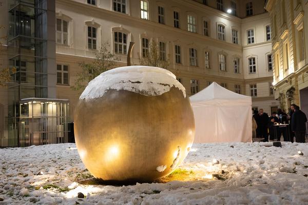 Heidi Horten Collection: Tillman Kaiser "Weihnachtsbaum 2023" (4.12.2023) Foto: eSeL.at - Lorenz Seidler Foto: eSeL Lorenz Seidler