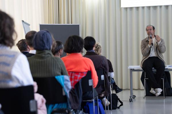 VIENNA ART WEEK 2023: Lecture Tino Sehgal (Universität für angewandte Kunst, 14.11.2023) Foto: eSeL.at - Lorenz Seidler Foto: eSeL Lorenz Seidler