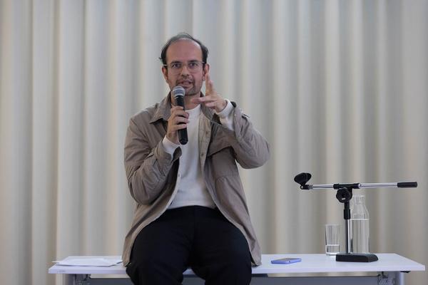 VIENNA ART WEEK 2023: Lecture Tino Sehgal (Universität für angewandte Kunst, 14.11.2023) Foto: eSeL.at - Lorenz Seidler Foto: eSeL Lorenz Seidler