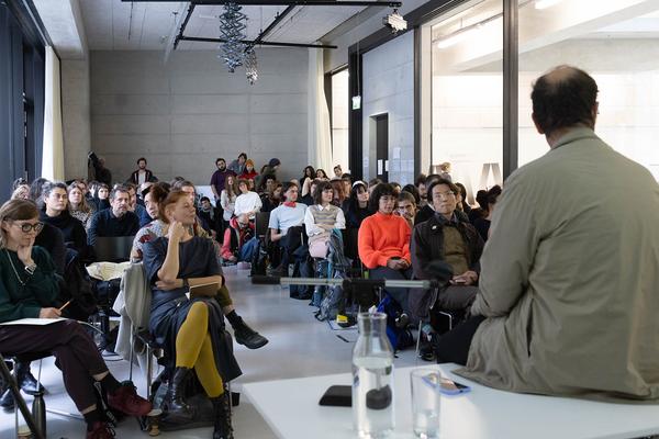 VIENNA ART WEEK 2023: Lecture Tino Sehgal (Universität für angewandte Kunst, 14.11.2023) Foto: eSeL.at - Lorenz Seidler Foto: eSeL Lorenz Seidler