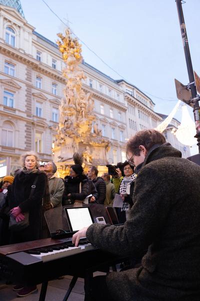 WIEN MODERN 2023: Olga Neuwirth "Gassatim-Konzert" (Graben/Pestsäule, 21.11.2023) Foto: eSeL.at - Lorenz Seidler Foto: eSeL Lorenz Seidler