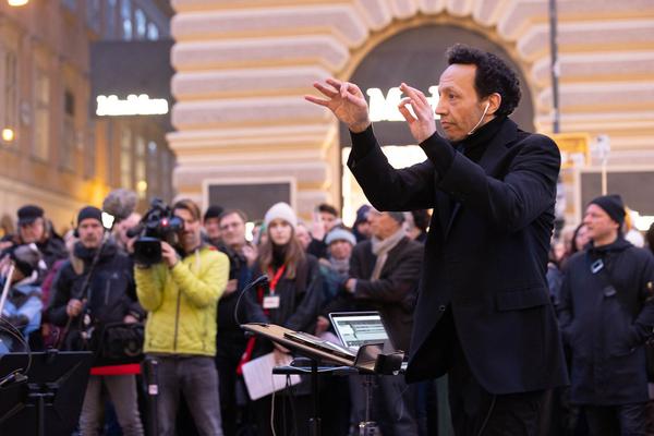 WIEN MODERN 2023: Olga Neuwirth "Gassatim-Konzert" (Graben/Pestsäule, 21.11.2023) Foto: eSeL.at - Lorenz Seidler Foto: eSeL Lorenz Seidler