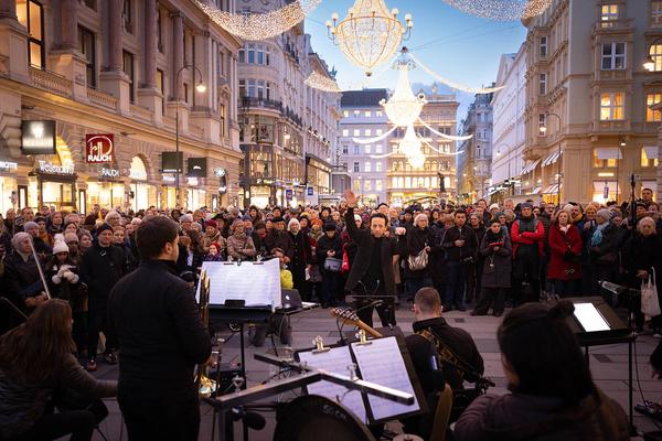 WIEN MODERN 2023: Olga Neuwirth "Gassatim-Konzert" (Graben/Pestsäule, 21.11.2023) Foto: eSeL.at - Lorenz Seidler Foto: eSeL Lorenz Seidler