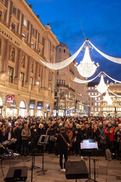 WIEN MODERN 2023: Olga Neuwirth "Gassatim-Konzert" (Graben/Pestsäule, 21.11.2023) Foto: eSeL.at - Lorenz Seidler Foto: eSeL Lorenz Seidler