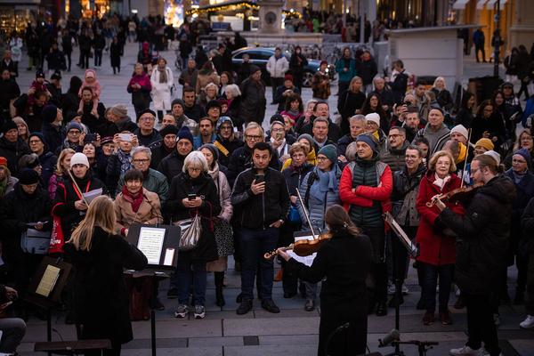 WIEN MODERN 2023: Olga Neuwirth "Gassatim-Konzert" (Graben/Pestsäule, 21.11.2023) Foto: eSeL.at - Lorenz Seidler Foto: eSeL Lorenz Seidler