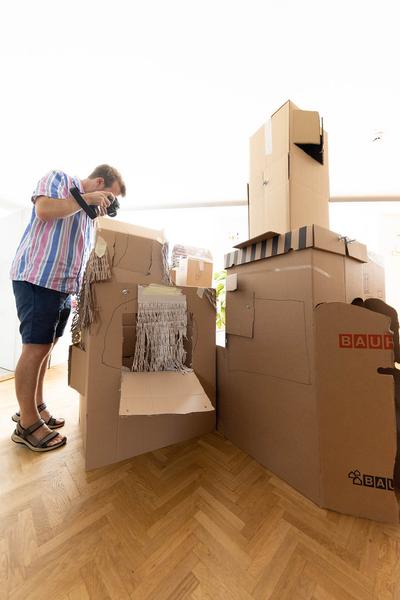Zoom Kindermuseum: "Zoom mobil". Summer Workshop (WienZimmer Gartenstadt / Karl-Seitz-Hof, 22.7.2023) Foto: eSeL.at - Lorenz Seidler Foto: eSeL Lorenz Seidler