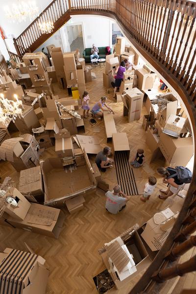 Zoom Kindermuseum: "Zoom mobil". Summer Workshop (WienZimmer Gartenstadt / Karl-Seitz-Hof, 22.7.2023) Foto: eSeL.at - Lorenz Seidler Foto: eSeL Lorenz Seidler