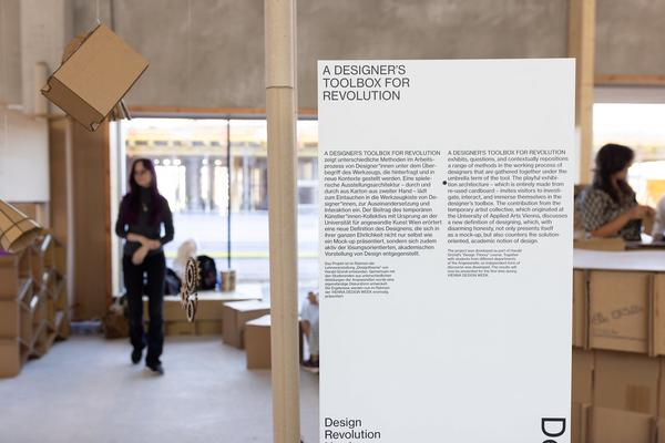 A Designer's Toolbox for Revolution VIENNA DESIGN WEEK 2024 (Festivalzentrale, 22.9.2024) Foto: eSeL.at/ViennaDesignWeek - Marisel Bongola