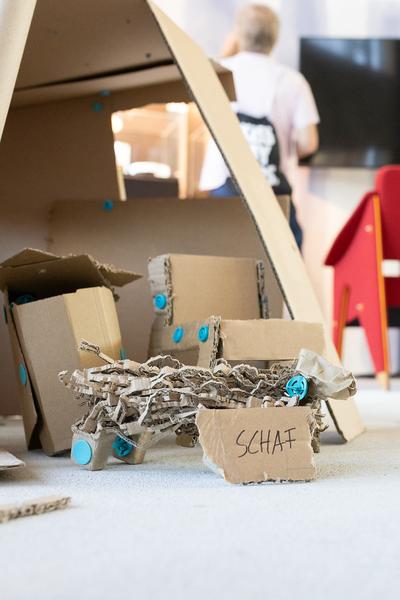 A Designer's Toolbox for Revolution VIENNA DESIGN WEEK 2024 (Festivalzentrale, 22.9.2024) Foto: eSeL.at/ViennaDesignWeek - Marisel Bongola
