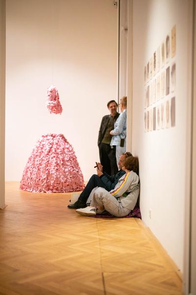 Akademie der bildenden Künste Wien (Exhibit Studio Schillerplatz): All you have is not just Flesh and Bones (14.03. - 26.05.2024) Foto: Felix Kubitza