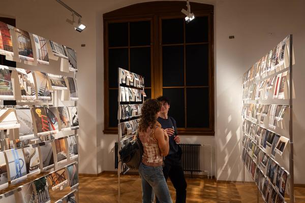 ELEMENTE.Adam Štěchs Blick auf architektonische Details (MAK Kunstblättersaal, 18.9.2024 - 2.3.2025) Foto: eSeL.at - Lorenz Seidler