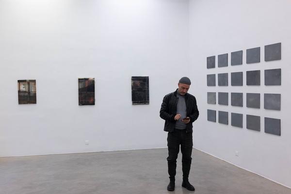 "What do I want to know?" - curated by Friedemann Malsch (Christine König Galerie, 13.9. - 19.10.2024) Foto: eSeL.at - Lorenz Seidler