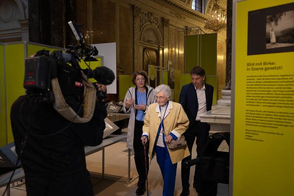 Haus der Geschichte Österreich: Besuch Mélanie Berger-Volle. Altan Visite & TV-Interview (13.9.2024) Foto: eSeL.at - Lorenz Seidler
