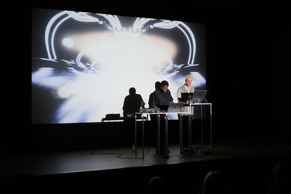 Authentically Plastic &amp; Tobias Raschbacher pres. POLYCOLLISION CIVA Festival 2024 (Belvedere 21, 5.10.2024) Foto: eSeL.at - Joanna Pianka