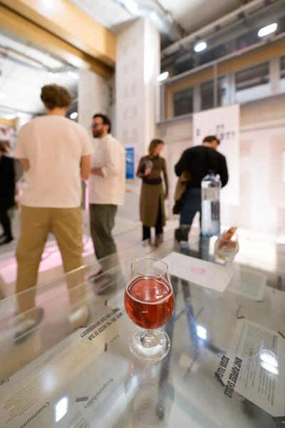Festvialzentrale (VIENNA DESIGN WEEK 2024 Festivalzentralen Cocktail, 21.9.2024) Foto: eSeL.at/ViennaDesignWeek - Joanna Pianka