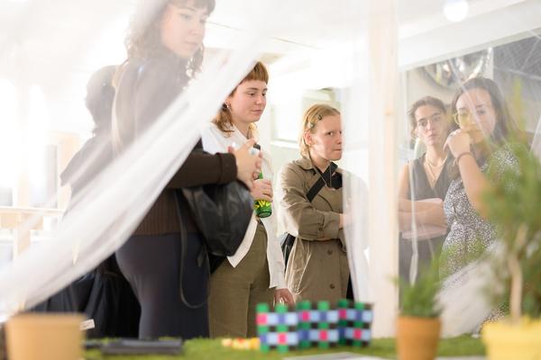 Festvialzentrale (VIENNA DESIGN WEEK 2024 Festivalzentralen Cocktail, 21.9.2024) Foto: eSeL.at/ViennaDesignWeek - Joanna Pianka