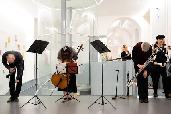 DOMerstagabend: Time With Friends. Ein musikalischer Ausstellungsrundgang (Dom Museum Wien, 14.11.2024) Foto: eSeL.at - Joanna Pianka