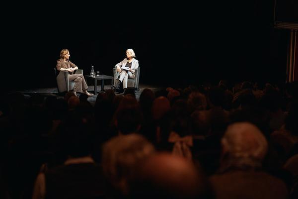 Eine Bühne für Osteuropa - Anne Applebaum, Cathrin Kahlweit &amp; Markus Scheumann (Akademietheater Wien, 17.11.2024) Foto: eSeL.at/Burgtheater Wien - Robert Puteanu