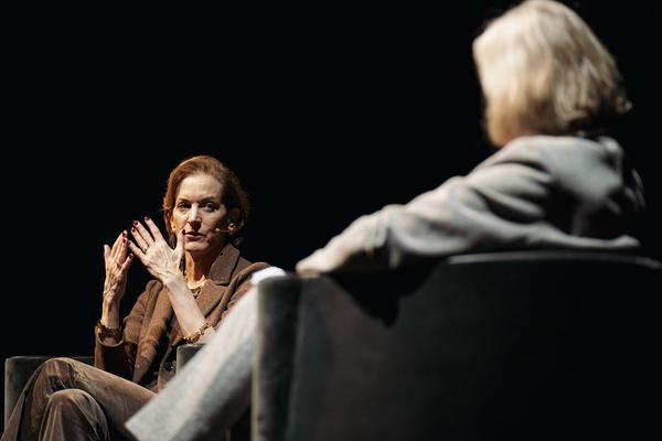 Eine Bühne für Osteuropa - Anne Applebaum, Cathrin Kahlweit &amp; Markus Scheumann (Akademietheater Wien, 17.11.2024) Foto: eSeL.at/Burgtheater Wien - Robert Puteanu