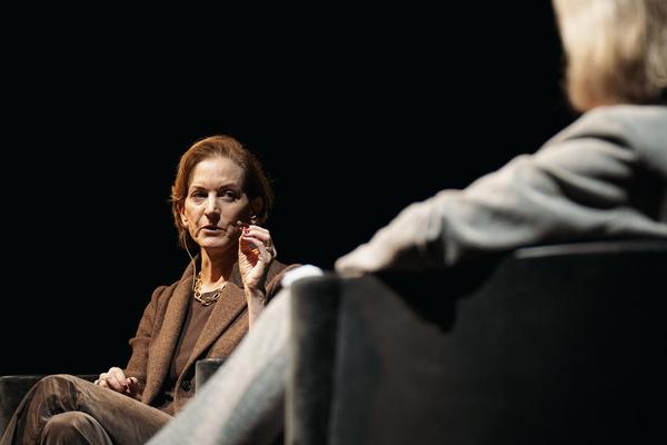 Eine Bühne für Osteuropa - Anne Applebaum, Cathrin Kahlweit &amp; Markus Scheumann (Akademietheater Wien, 17.11.2024) Foto: eSeL.at/Burgtheater Wien - Robert Puteanu