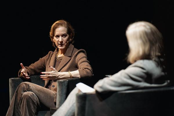 Eine Bühne für Osteuropa - Anne Applebaum, Cathrin Kahlweit &amp; Markus Scheumann (Akademietheater Wien, 17.11.2024) Foto: eSeL.at/Burgtheater Wien - Robert Puteanu