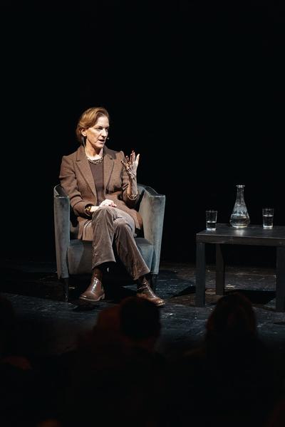Eine Bühne für Osteuropa - Anne Applebaum, Cathrin Kahlweit &amp; Markus Scheumann (Akademietheater Wien, 17.11.2024) Foto: eSeL.at/Burgtheater Wien - Robert Puteanu