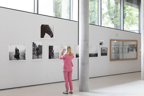 Landesgalerie Burgenland: Elfie Semotan "Der doppelte Blick" (24.5. - 6.10.2024) Foto: eSeL.at - Lorenz Seidler Foto: eSeL Lorenz Seidler