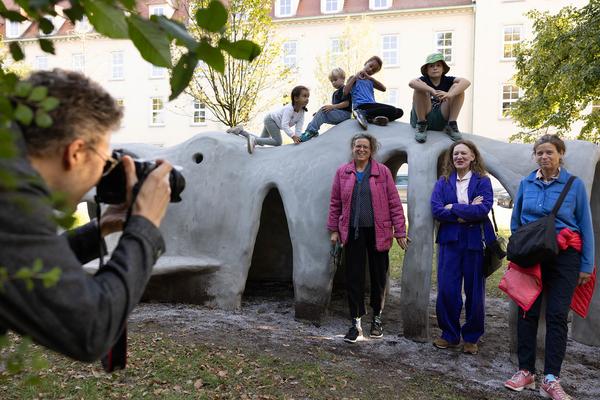 Präsentation: Außenraumskulpturen am KinderKunstLabor von Andrea Maurer &amp; Irene und Christine Hohenbüchler (20.9.2024) Foto: eSeL.at - Lorenz Seidler