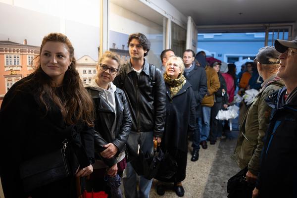Tangente St. Pölten: Bojan Ilic @ Stadt-Galerie. Kunst in Schaukästen und Leerständen (12.9. – 6.10.2024) Foto: eSeL.at - Lorenz Seidler