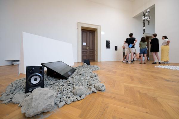 Exhibit - Into Alterity_ void I gap I hole (Akademie Schillerplatz, 05.09. - 13.10.2024) Foto: eSeL.at - Joanna Pianka