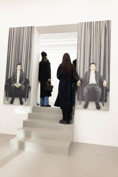 VIENNA ART WEEK Gallery Tour: Louisa Gagliardi "Whereabouts" (Galerie Eva Presenhuber, 9.11.2024) Foto: eSeL.at - Lorenz Seidler