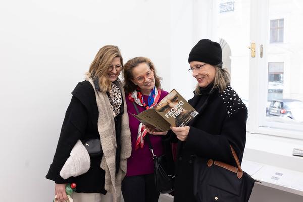 VIENNA ART WEEK Gallery Tour: Louisa Gagliardi "Whereabouts" (Galerie Eva Presenhuber, 9.11.2024) Foto: eSeL.at - Lorenz Seidler