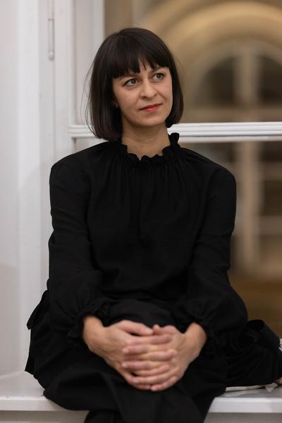 Preisverleihung H13 2024 Niederösterreich Preis für Performance an Katharina Ernst &quot;metrics&quot; (Kunstraum Niederösterreich, 22.11.2024) Foto: eSeL.at - Lorenz Seidler