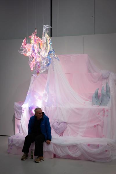 Hannah &amp; Lea Neckel "✮*•̩̩͙✧•̩̩͙*˚✧*˚ floating through reality ˚*✧˚*•̩̩͙✧•̩̩͙*˚✮" (Landesgalerie Burgenland, 19.10.2024 - 26.01.2025) Foto: eSeL.at - Lorenz Seidler