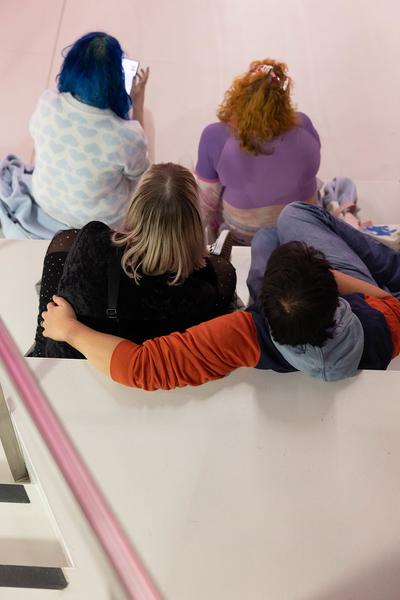 Hannah &amp; Lea Neckel "✮*•̩̩͙✧•̩̩͙*˚✧*˚ floating through reality ˚*✧˚*•̩̩͙✧•̩̩͙*˚✮" (Landesgalerie Burgenland, 19.10.2024 - 26.01.2025) Foto: eSeL.at - Lorenz Seidler
