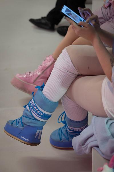 Hannah &amp; Lea Neckel "✮*•̩̩͙✧•̩̩͙*˚✧*˚ floating through reality ˚*✧˚*•̩̩͙✧•̩̩͙*˚✮" (Landesgalerie Burgenland, 19.10.2024 - 26.01.2025) Foto: eSeL.at - Lorenz Seidler
