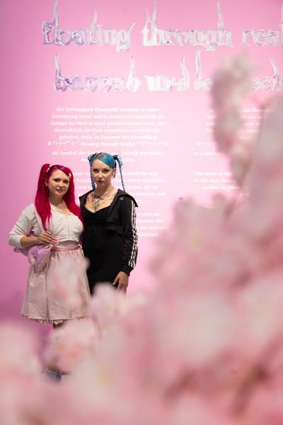 Hannah &amp; Lea Neckel "✮*•̩̩͙✧•̩̩͙*˚✧*˚ floating through reality ˚*✧˚*•̩̩͙✧•̩̩͙*˚✮" (Landesgalerie Burgenland, 19.10.2024 - 26.01.2025) Foto: eSeL.at - Lorenz Seidler