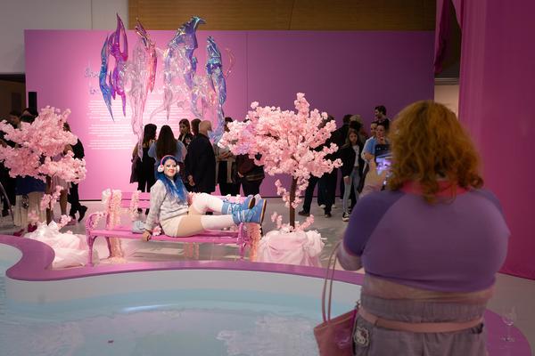 Hannah &amp; Lea Neckel "✮*•̩̩͙✧•̩̩͙*˚✧*˚ floating through reality ˚*✧˚*•̩̩͙✧•̩̩͙*˚✮" (Landesgalerie Burgenland, 19.10.2024 - 26.01.2025) Foto: eSeL.at - Lorenz Seidler